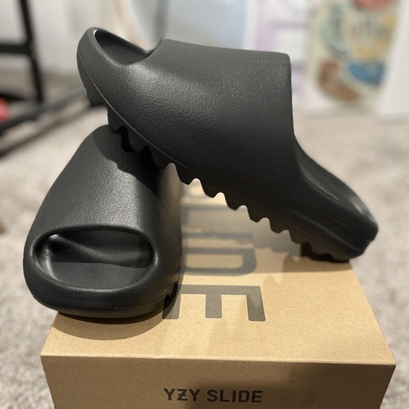 Adidas Yeezy Slide Onyx- Size 8